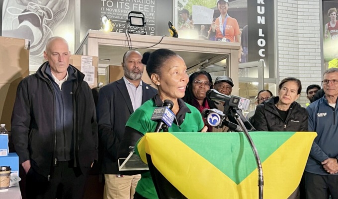 Charmaine Waul, expresses her thanks for the Nov. 5 fundraiser that honored her brother, and supports the people of Jamaica. Photo credit: Ronni Newton