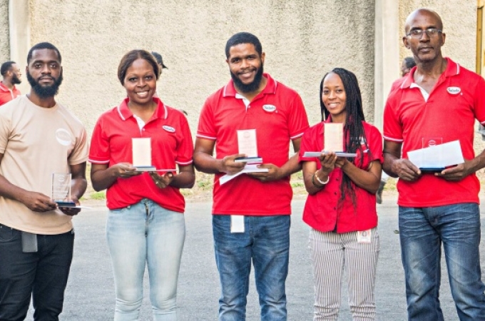 Salada supports farmers hurricane-hit farmers