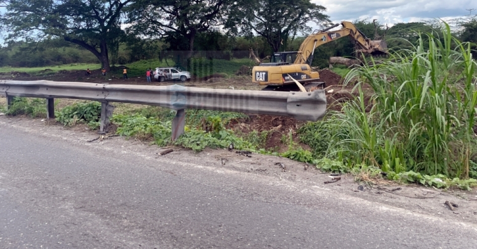 The northern side of the Myton Gully bridge being cleared today. (Photo: Peter Simmonds/Mystic5 Multimedia Services)