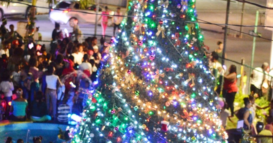 Christmas tree in Old Harbour town centre. (Photo: Peter Simmonds/Mystic5 Multimedia Services)