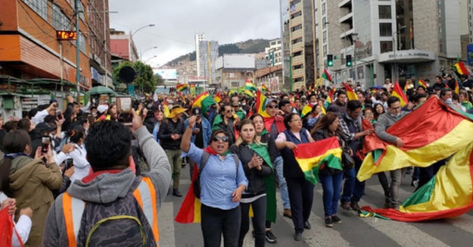 Demonstrators protest on the streets of La Paz, Bolivia. (UN Photo)